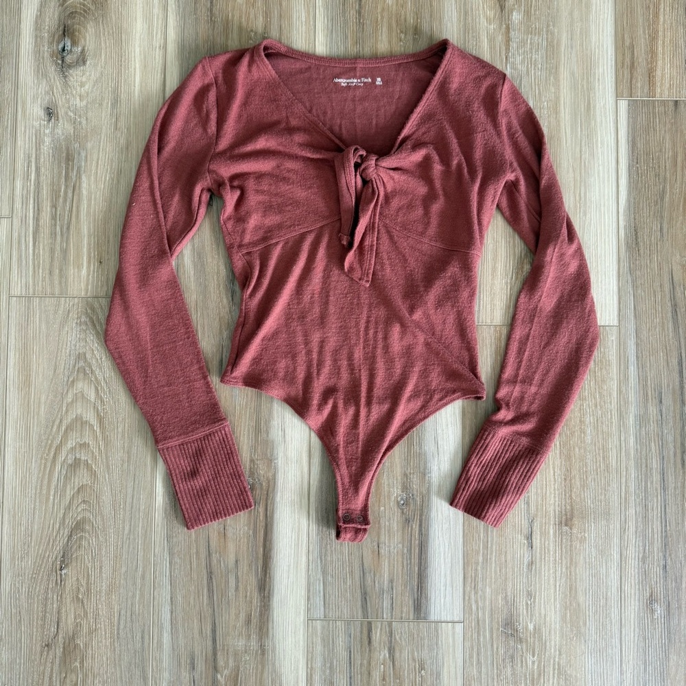 Women's Long Sleeve Tie Front Bodysuit - Rust